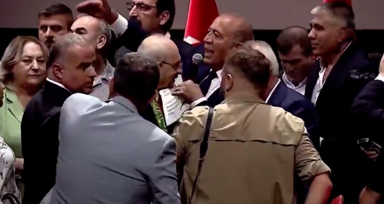 Gürsel Tekin sahneye çıktı, Kılıçdaroğlu’nun yanında fırça attı: ‘Ne işiniz var burada?’ Haber gorseli