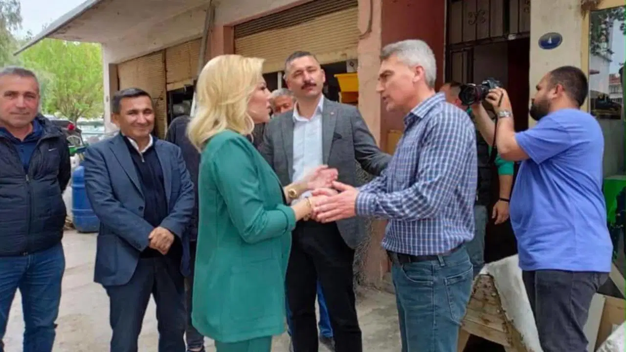 Selçuk’ta tartışmalı atama: AKP’ye başarı dilemiş, CHP’ye destek vermemiş! Haber gorseli